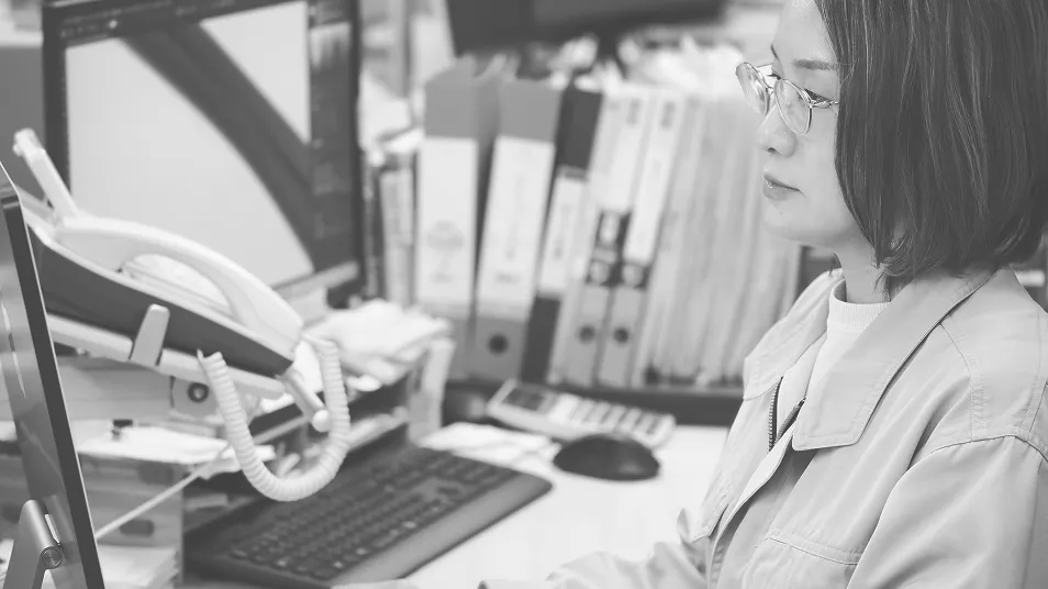 作業している社員